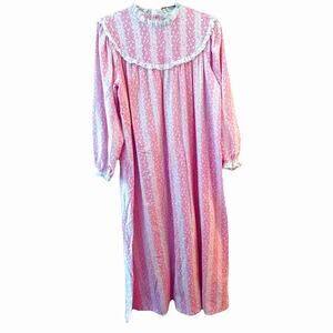 L L Bean VTG Nightgown Sz Lg Pink White Made USA Trad wife Cabincore Cozycore